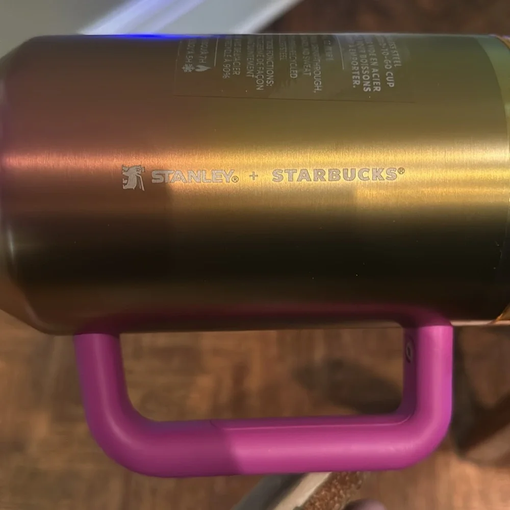2024 Starbucks Stanley cup - Picture 2 of 4